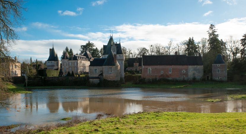 Commune de Frazé et son château dans le Perche