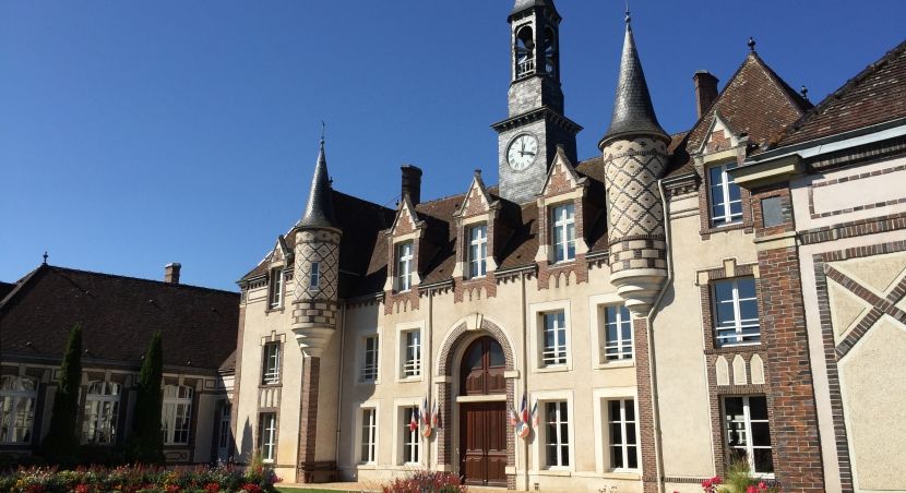 Mairie de Senonches dans le Perche
